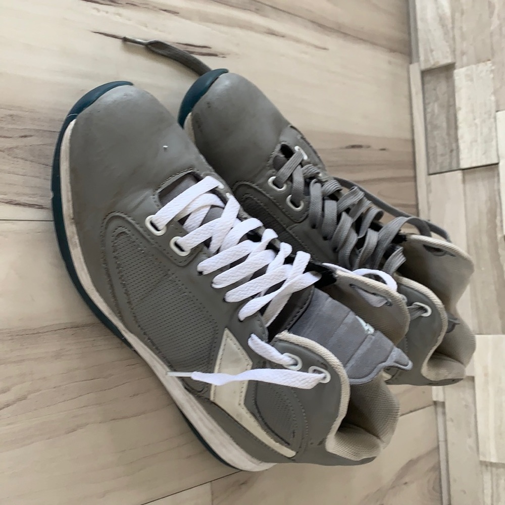 Boys tennis shoes
